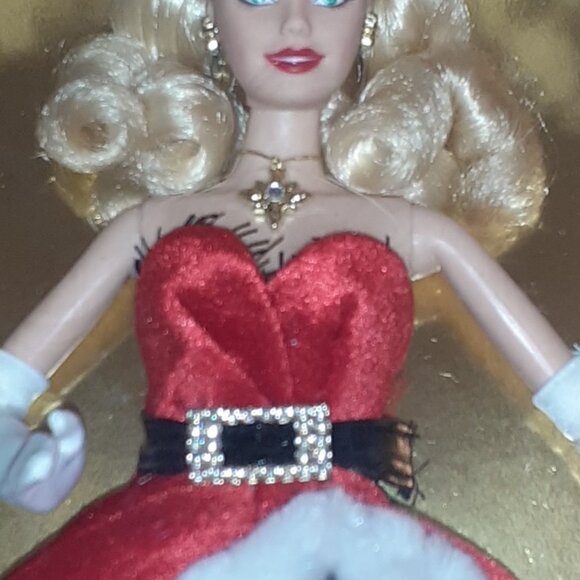 HOLIDAY BARBIE 2007 NEVER REMOVED FROM BOX, SANTA BABY DRESS. GORGEOUS - Picture 3 of 12